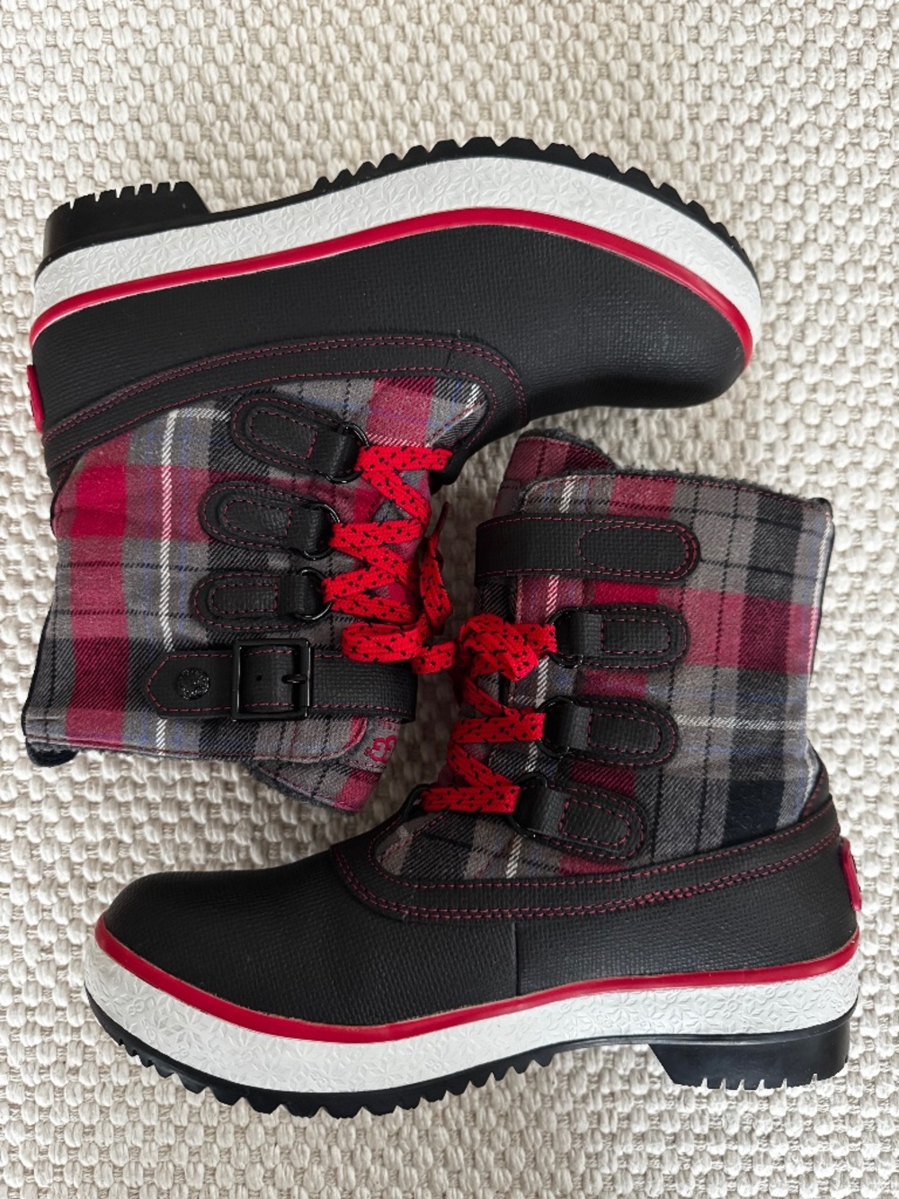 UGG Decatur Boots - Picture 3 of 9